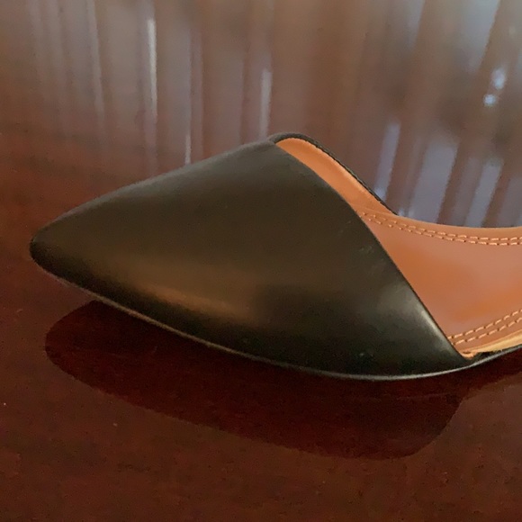 Tory Burch Two-Tone Black / Clay Beige Leather Flats - Picture 6 of 15